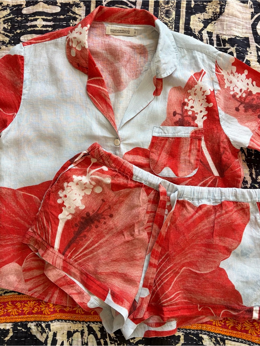 Desmond and Dempsey Hibiscus Linen Red and Blue Two-Piece Pajama Set